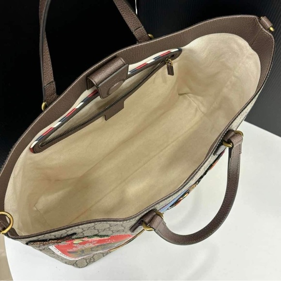 A 263 π― % authentic Gucci GG Supreme Monogram Courrier Medium Crossbody Tote bag - Picture 14 of 16